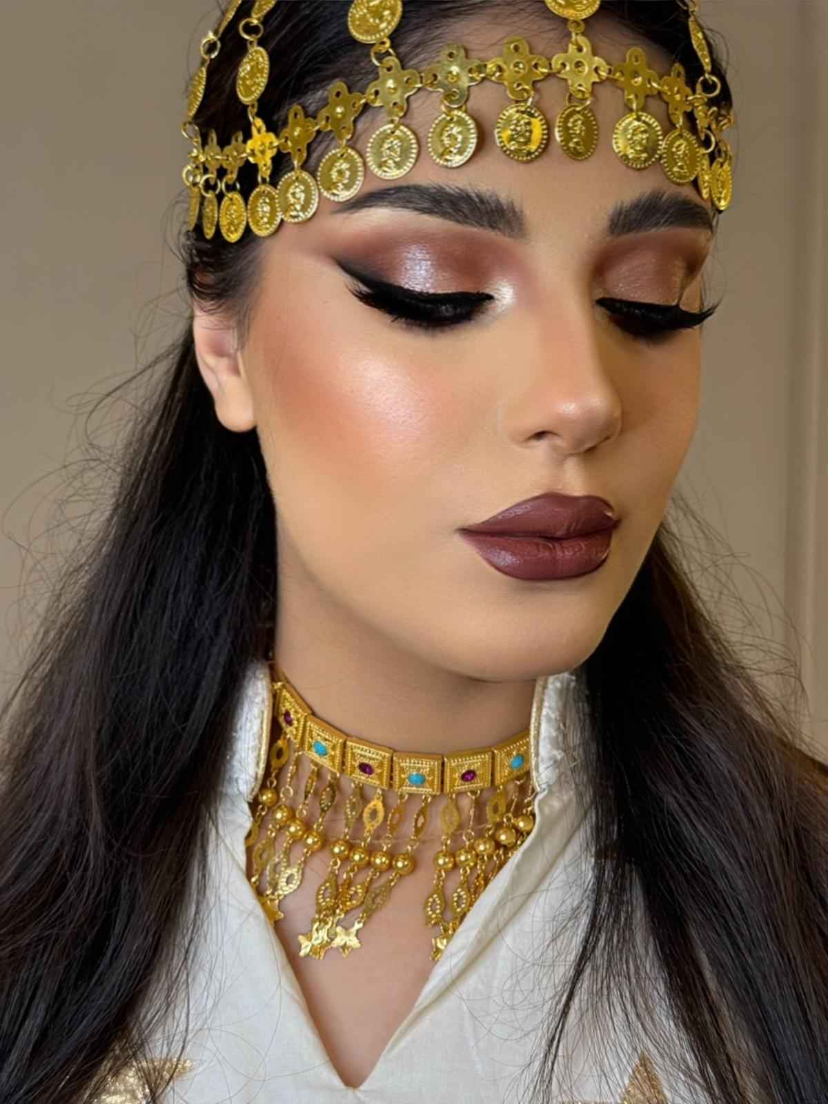 MAKEUP EXPERT SOLY 1