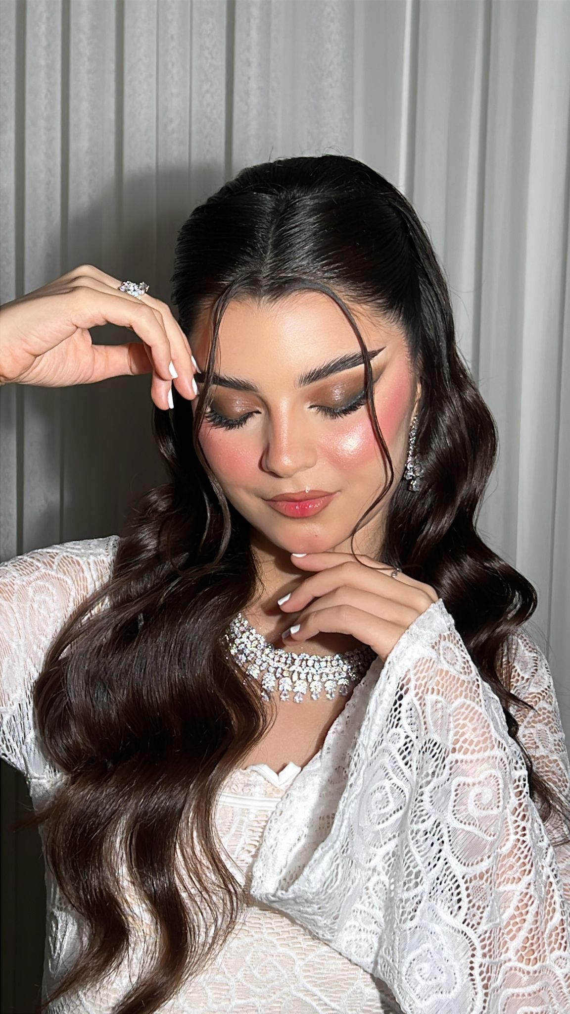 MAKEUP EXPERT MANAR