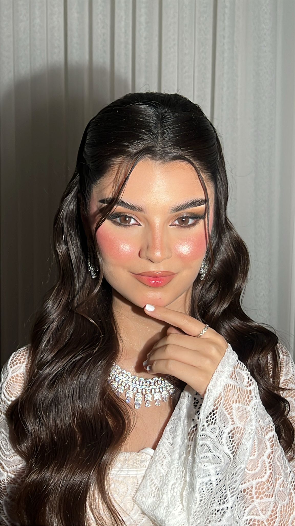 MAKEUP EXPERT MANAR