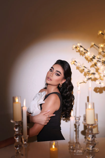 خبيرة الشعر نادية