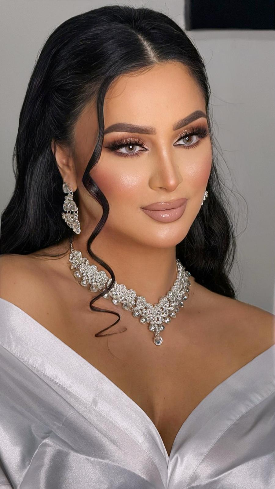 MAKEUP EXPERT SOLY 2