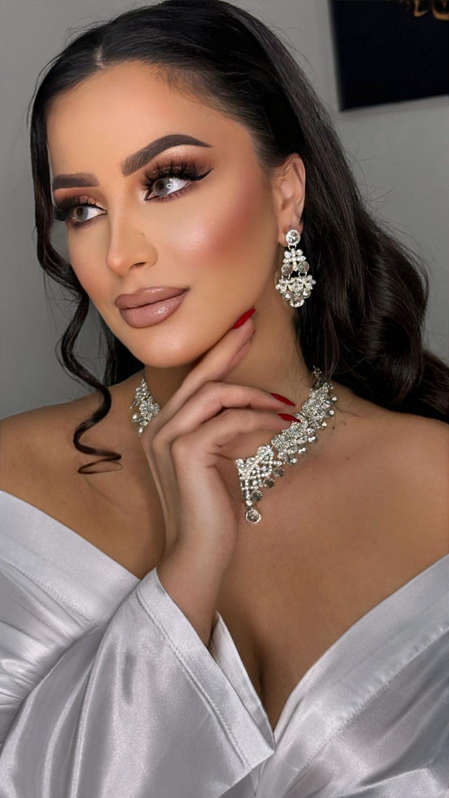 MAKEUP EXPERT SOLY 2
