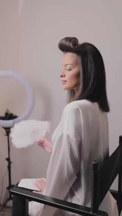 خبيرة الشعر نادية