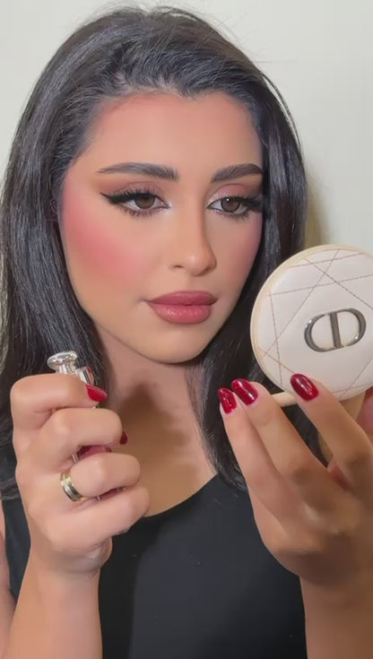 خبيرة المكياج قمر
