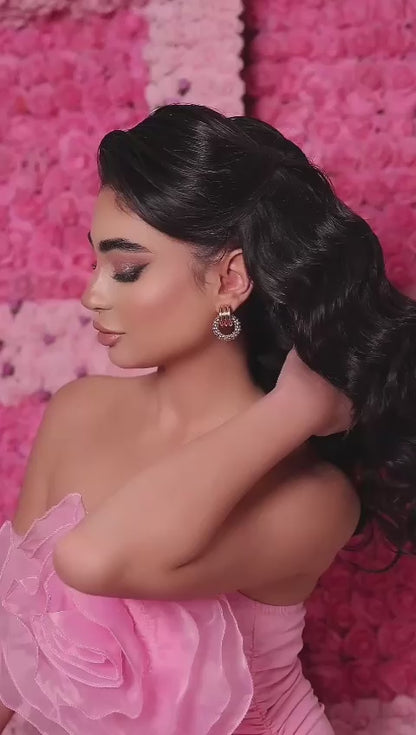 خبيرة الشعر نادية