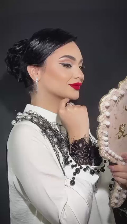 خبيرة المكياج سارة