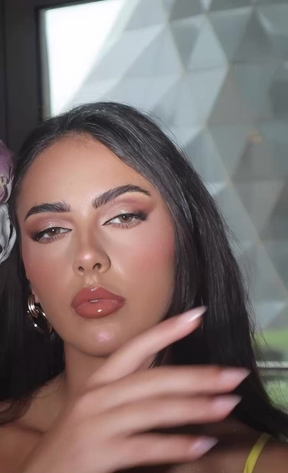 خبيرة المكياج نعيمة